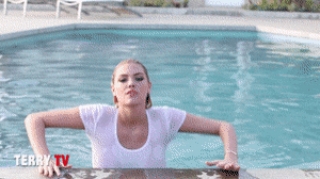 Kate Upton sexy tits