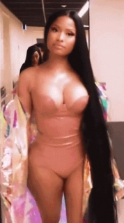 Nicki Minaj hot as hell